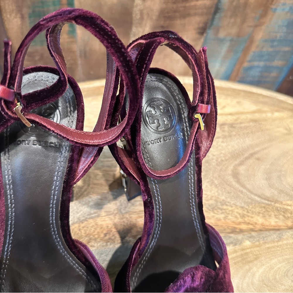 Tory Burch Rich Maroon Velvet Gold Studded Block Heels. Luxurious. U.S. 7.5 - Picture 5 of 16